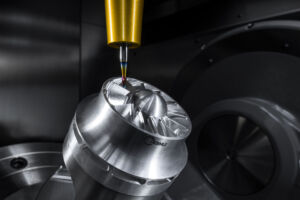 Fräs-Drehbearbeitung eines Impellers mit dem 5-Achs-Bearbeitungszentrum C 22 MT GEN2 aus der High-Performance-Baureihe in Mill-Turn-Ausführung
