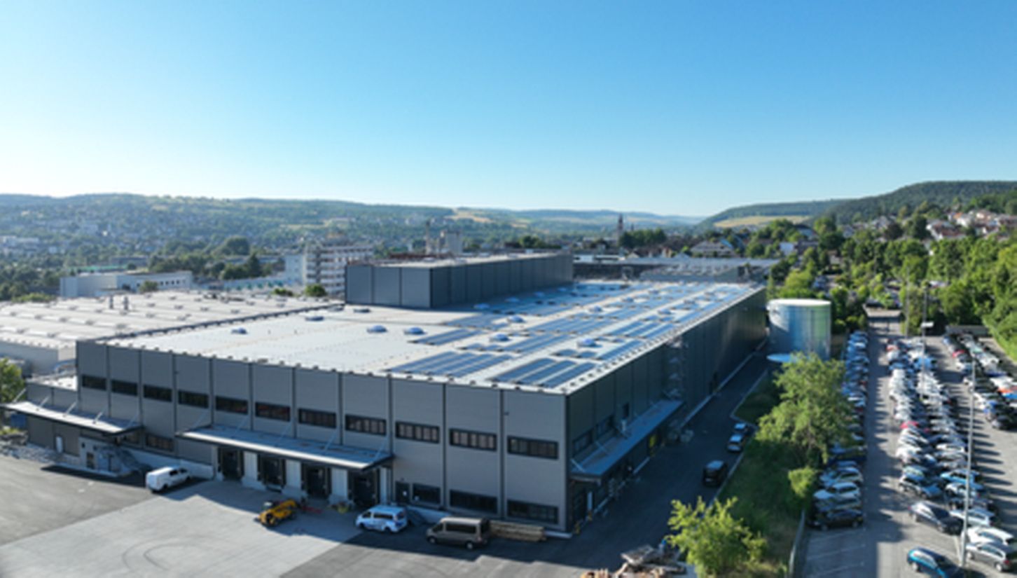 Die größte Einzelinvestition der Unternehmensgeschichte – eine neue Produktionshalle mit vollautomatisierter Fertigungsumgebung.