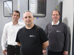 Der Vollhartmetall-Fräser war der Startschuss einer Zusammenarbeit, die Patrick Kinzlinger, Stefan Keil und Andreas Bauch (v.l.) inzwischen systematisch weiterentwickeln.