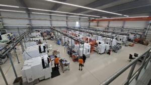 Bei Scerox befinden sich mehr als 50 WEDM-Maschinen von Agie Charmilles im Einsatz.