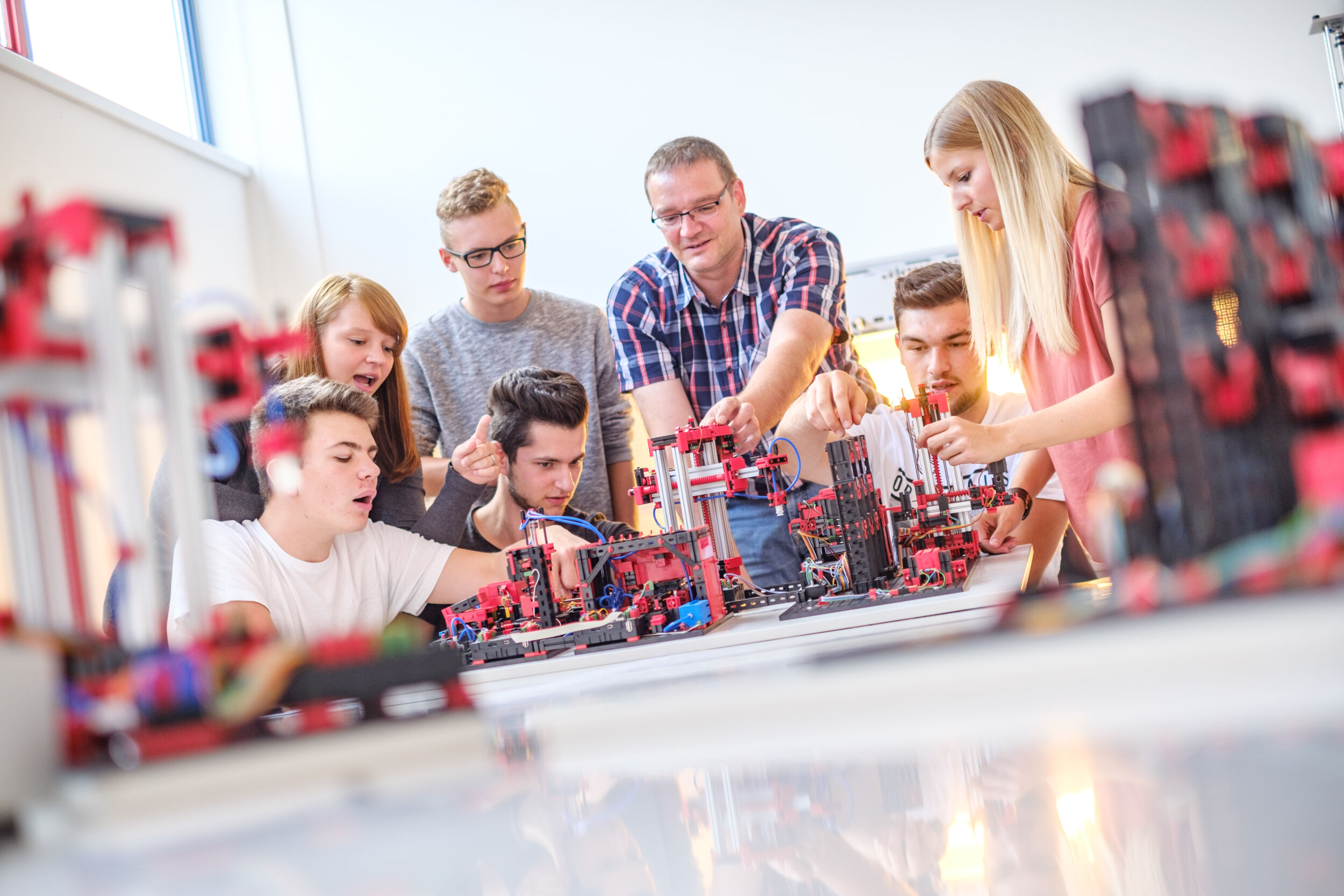 Die Lernumgebung von Fischertechnik soll das Begreifen von Industrie-4.0-Anwendungen in der Forschung und Lehre sowie in Betrieben unterstützen.