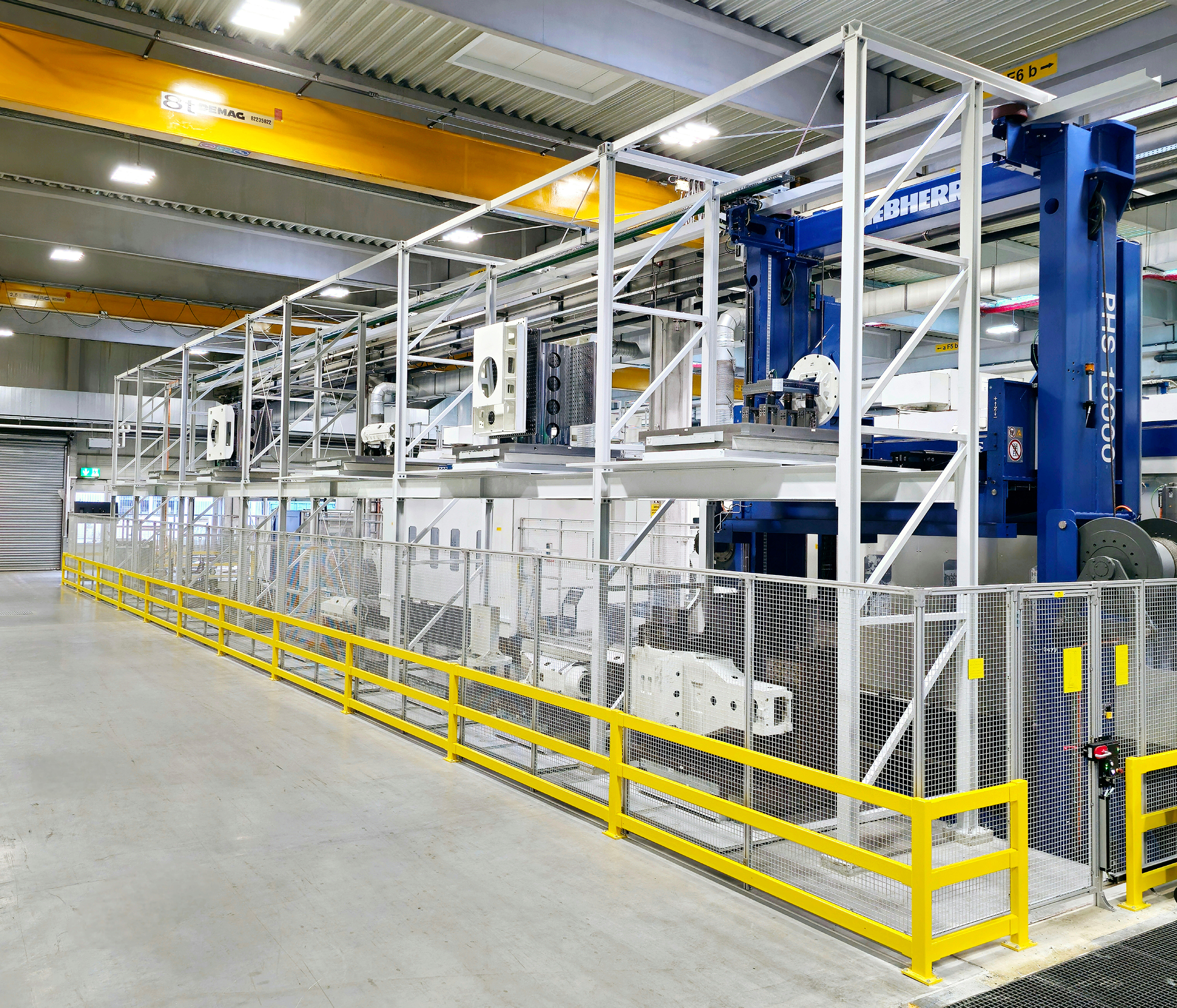 Grob setzt das Palettenhandhabungssystem PHS 10000 Pro von Liebherr zur Automatisierung von zwei Vierachs-Bearbeitungszentren ein.