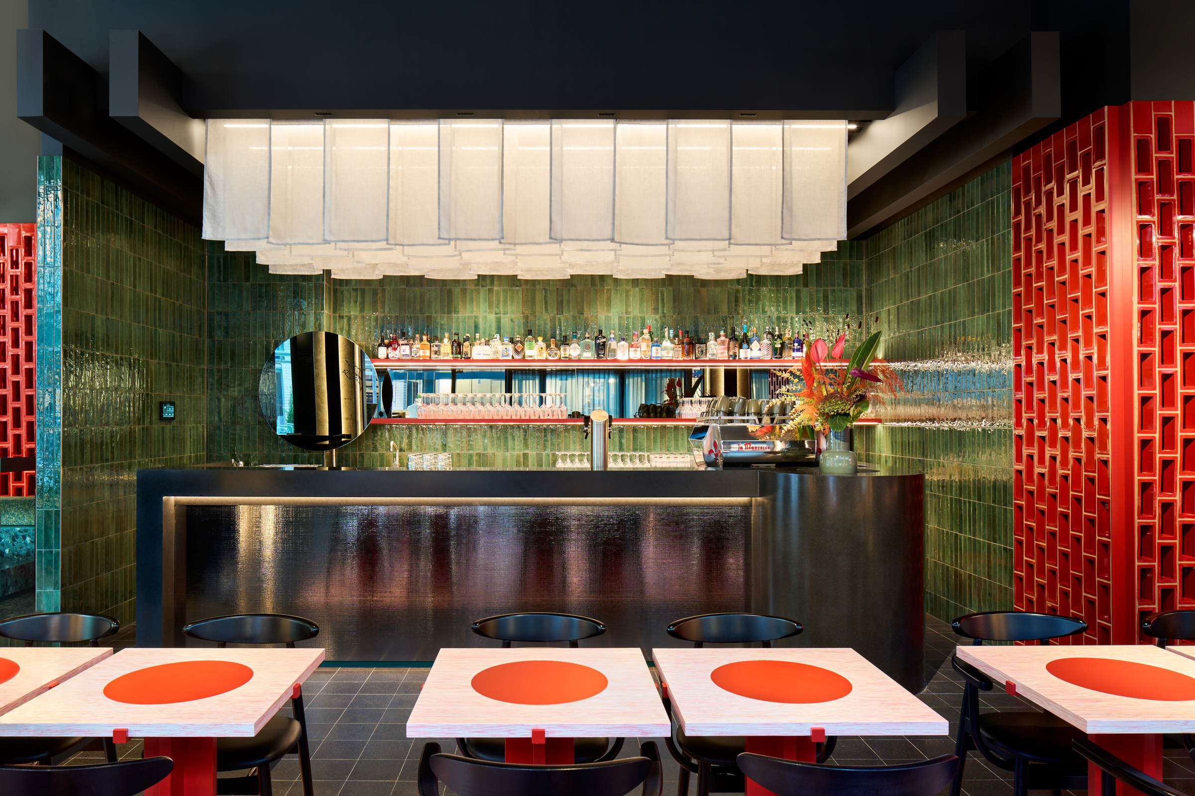 Die Beleuchtung im Restaurant ky Stuttgart ist über ein DALI-Gateway in das KNX System von Jung eingebunden.