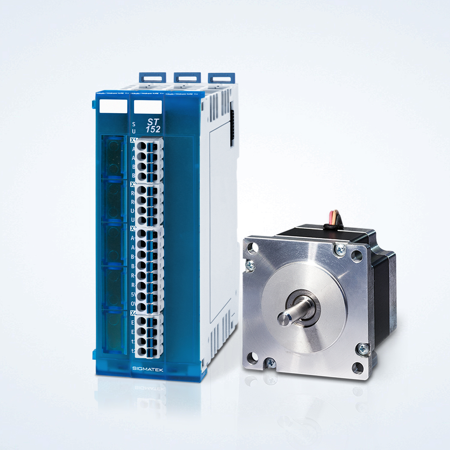 Das Motion-Modul ST 152 von Sigmatek bietet präzise Schrittmotor-ansteuerung mit Closed-Loop-Regelung.