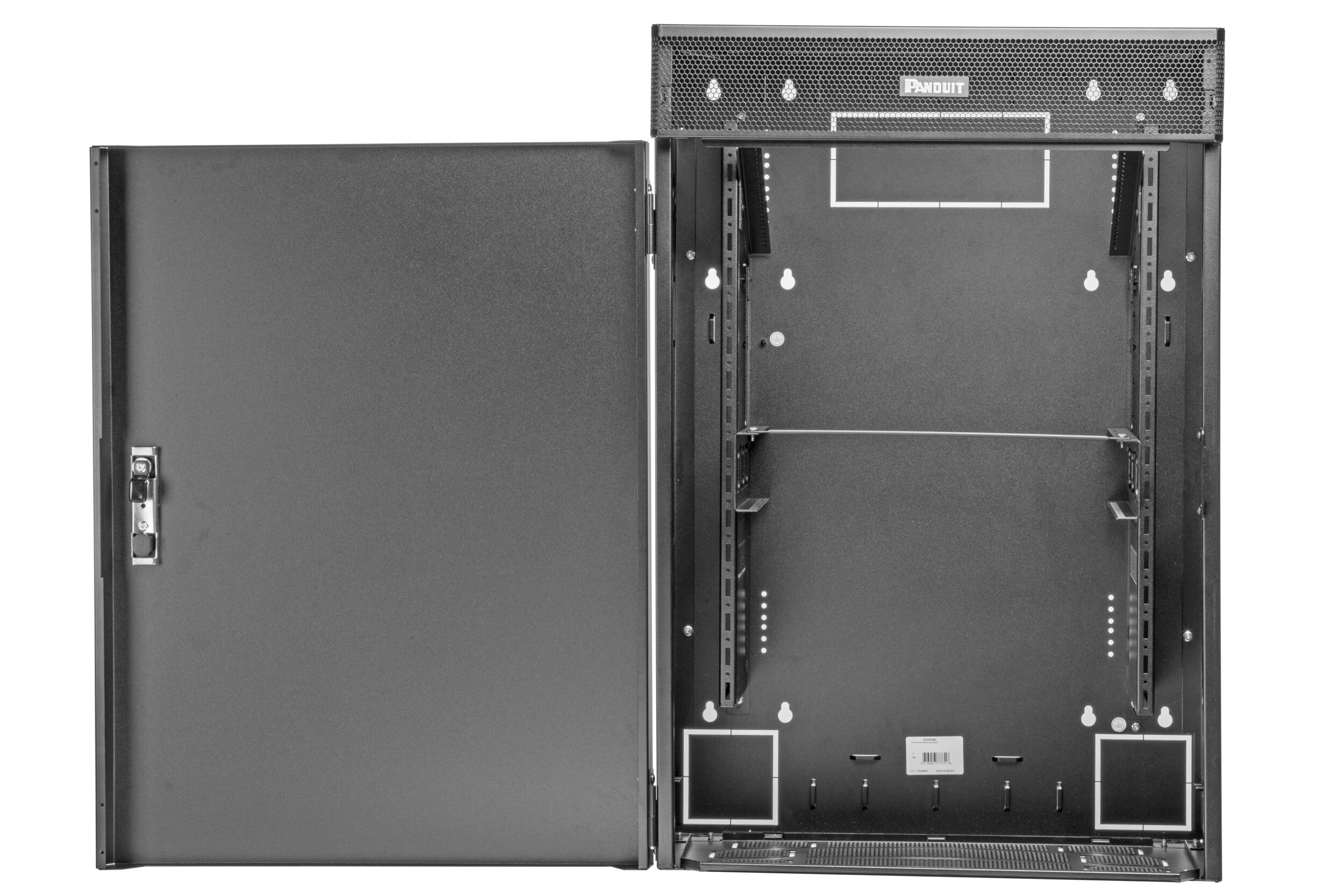 Die TrueEdge-Wandgehäuse von Panduit für Edge-Anwendungen im Gebäude bieten reichlich Platz für lokale, abgesetzte Switch-, IT- und Rechner-Systeme.
