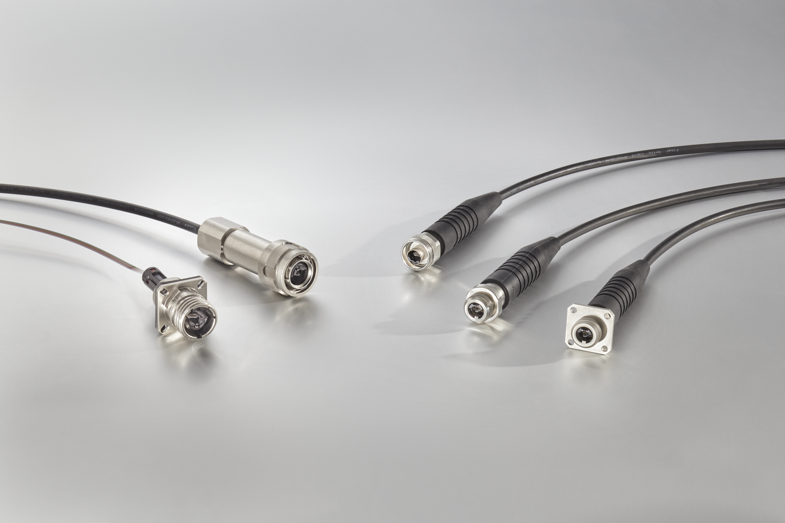 Expanded-Beam-Technologie prädestiniert die Industriesteckverbinder für Hochgeschwindigkeitsverbindungen u.a. in Industrieautomation und im Transportwesen.