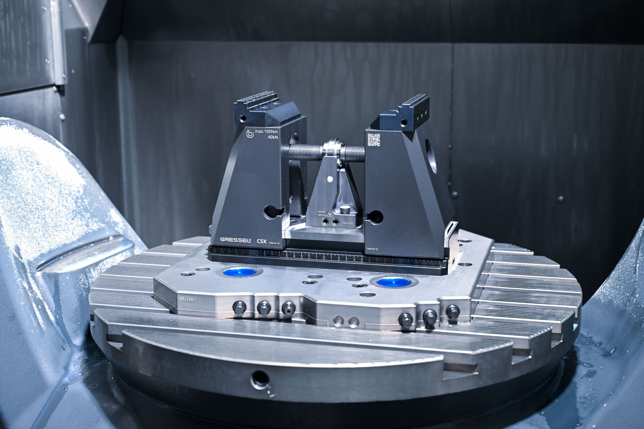 5-Achs-Zentrischspanner mit bester Zugänglichkeit