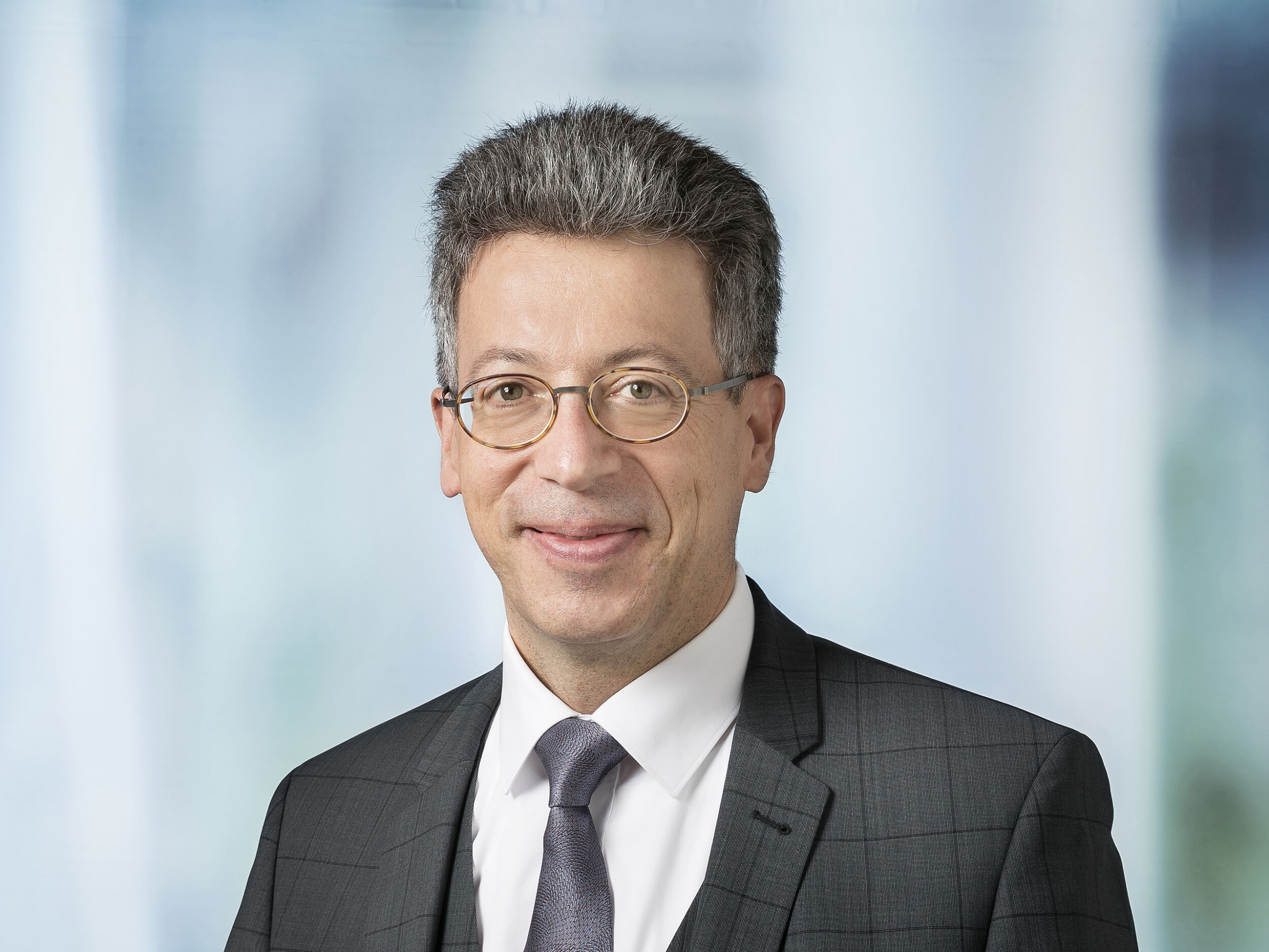 HDH-Präsident Johannes Schwörer zufolge verbessern sich zurzeit die Geschäftserwartungen erstmals seit 2022 spürbar.