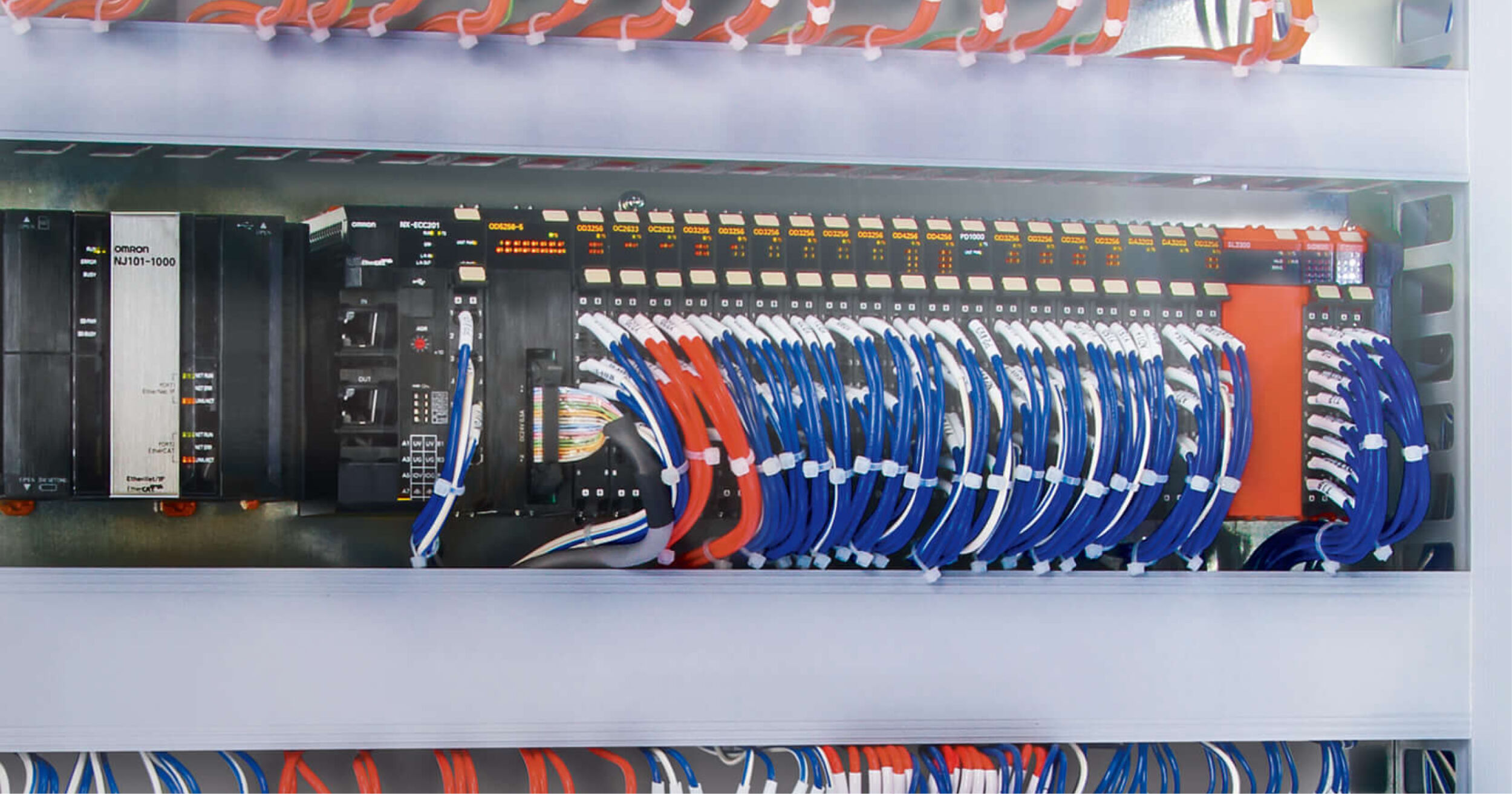 Schaltschränke bilden das technische Rückgrat moderner Produktionsanlagen.