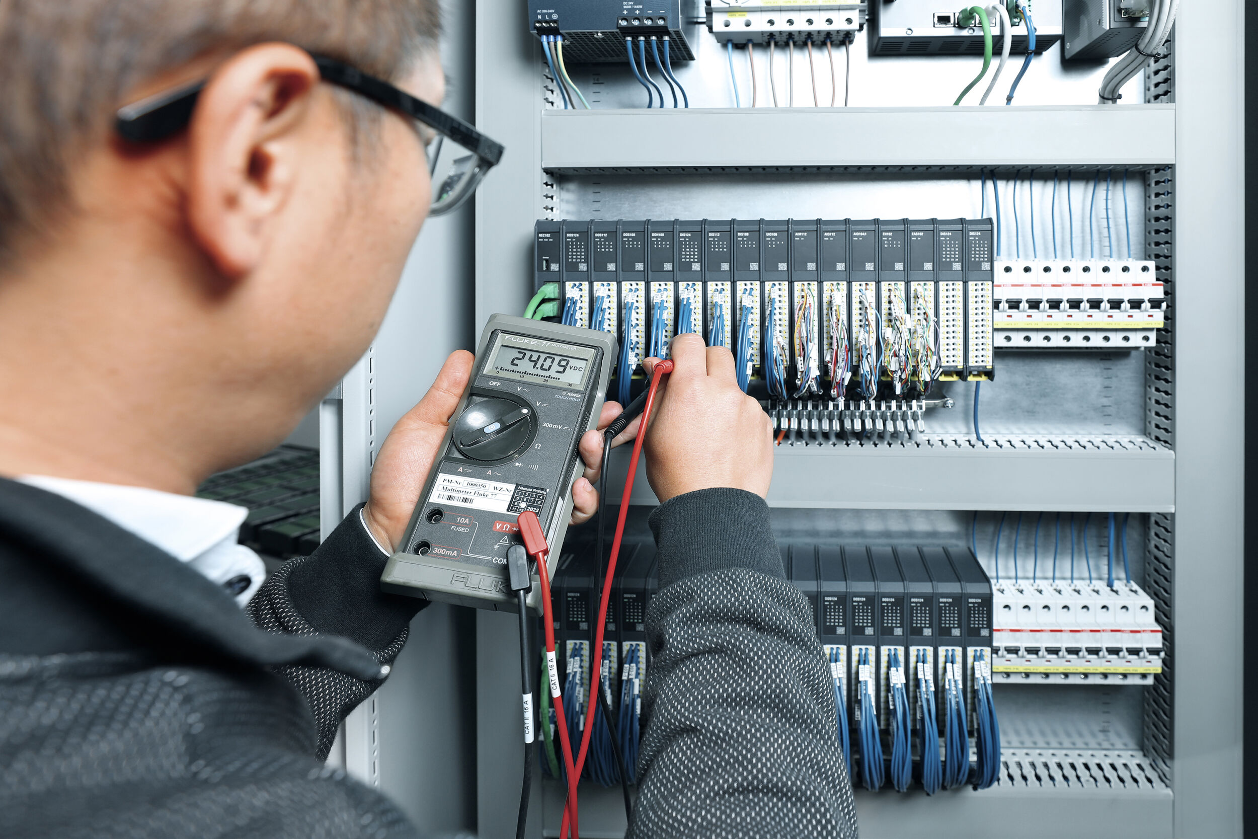 Bachmann Electronic hat einen entscheidenden Entwicklungsschritt seines neuen M100-Systems vollzogen: Die M100-Plattform wird nun durch eine umfassende Familie von Steuerungsmodulen zu einem eigenständigen, vollständigen Automatisierungssystem.