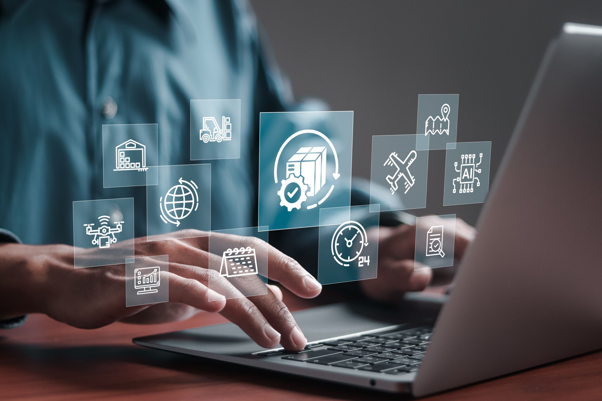 Durch die gezielte Einbindung von KI lassen sich Lagerverwaltungsprozesse nicht nur effizienter, sondern auch widerstandsfähiger gestalten.