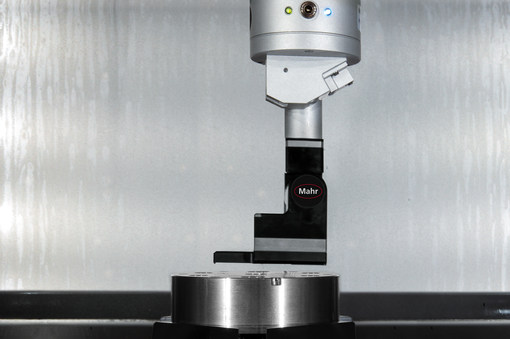 MarSurf MC 510: eine automatisierte Lösung, um Oberflächenrauheiten an Werkstücken direkt in der CNC-Fertigungsmaschine zu messen.