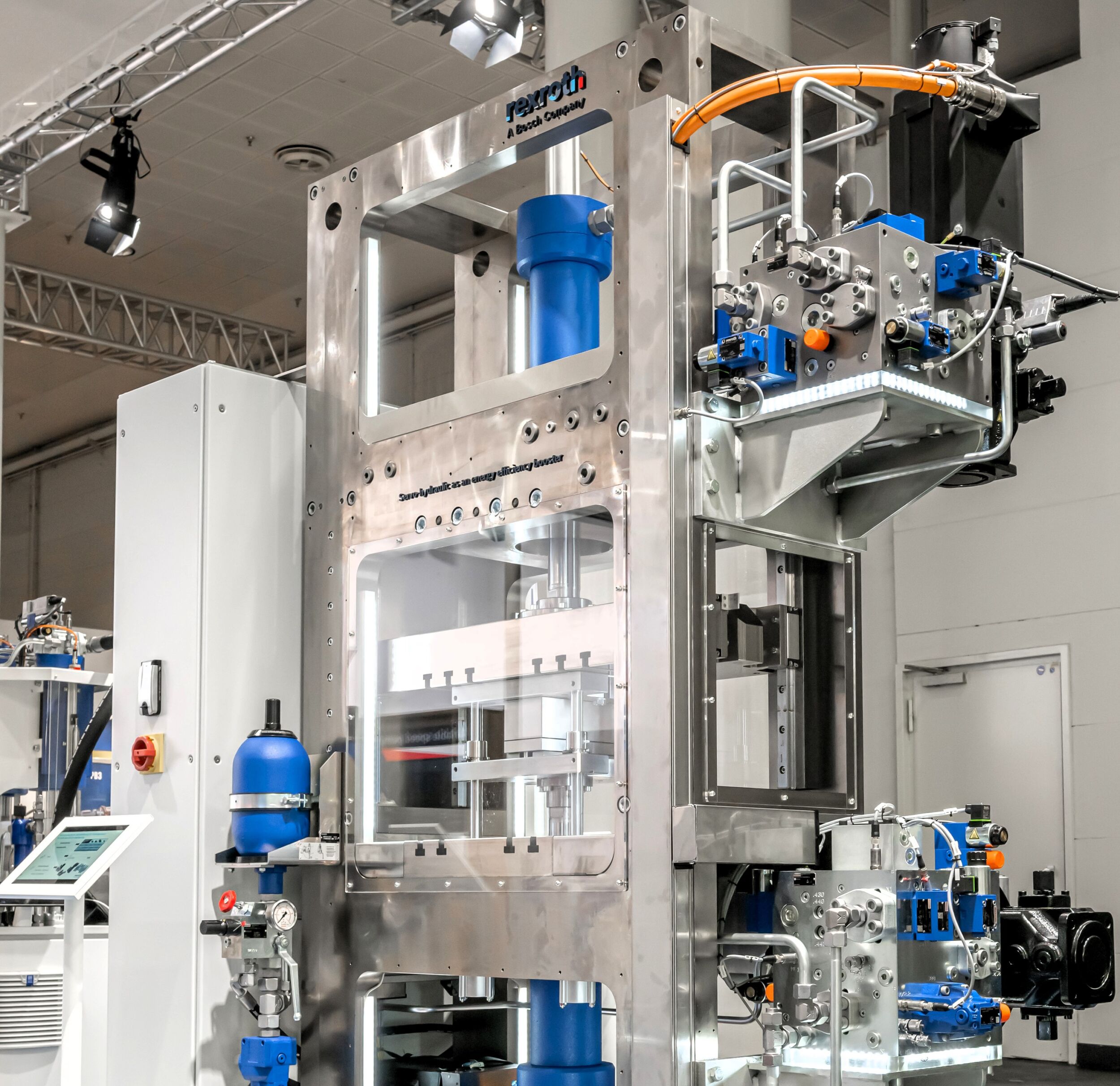 Als Koordinator des Forschungsprojekts 'Fluid 4.0' gestaltet Bosch Rexroth die Digitalisierung der Fluidtechnik maßgeblich mit.
