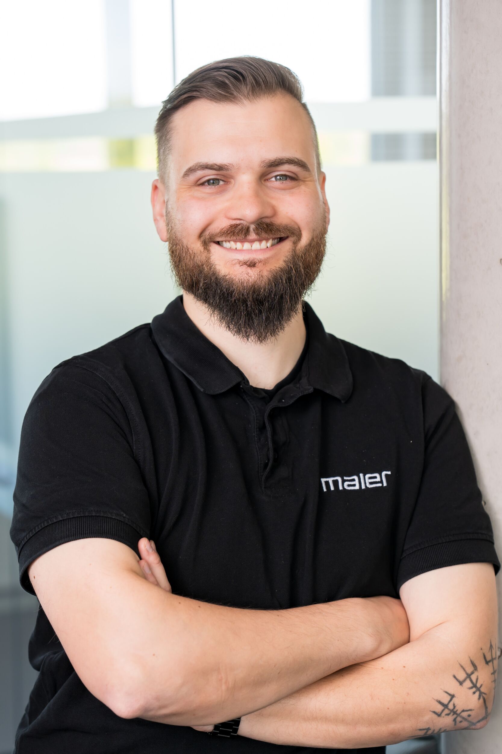 Jan-Niklas Schroeder, Prokurist und Abteilungsleiter Kalkulation von Maier Solution, bewertet Befestigungstechnik nicht nur nach Stückpreis, denn die Montagebedingungen im FOUR waren geprägt von parallelen Bauabschnitten, Installationsdichte und wiederke