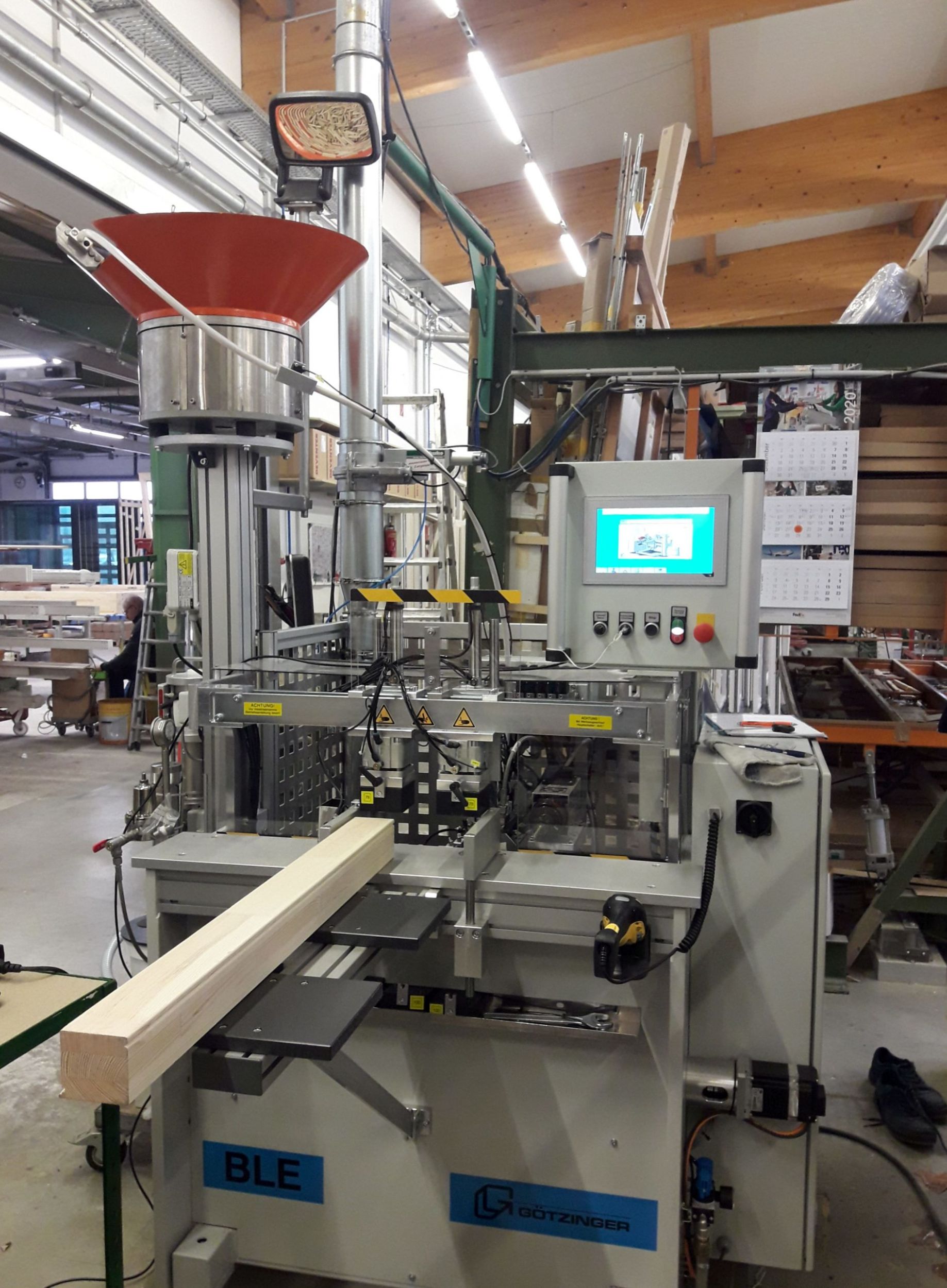 Bohren, leimen, einpressen