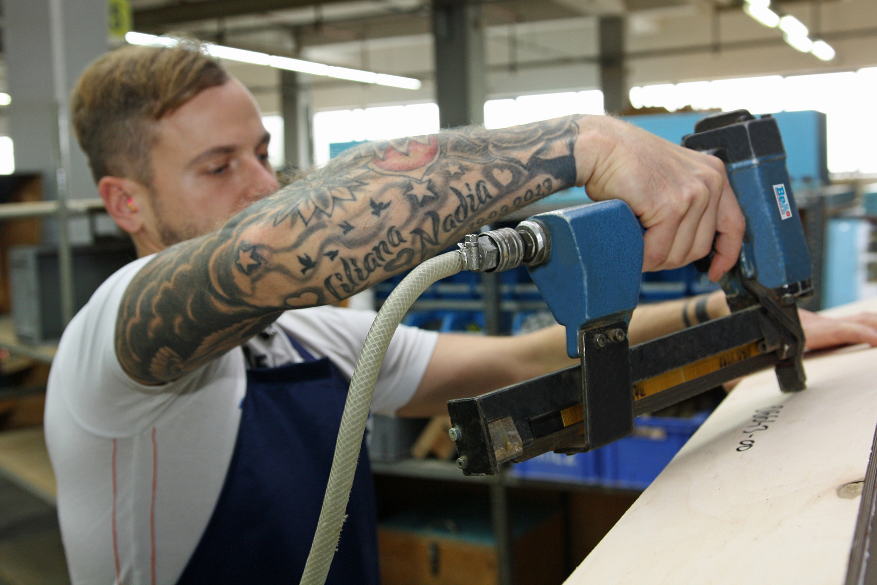 Mit der BeA-Klammer Type 14 werden bei Himolla die Komponenten im Gestellbau fixiert.