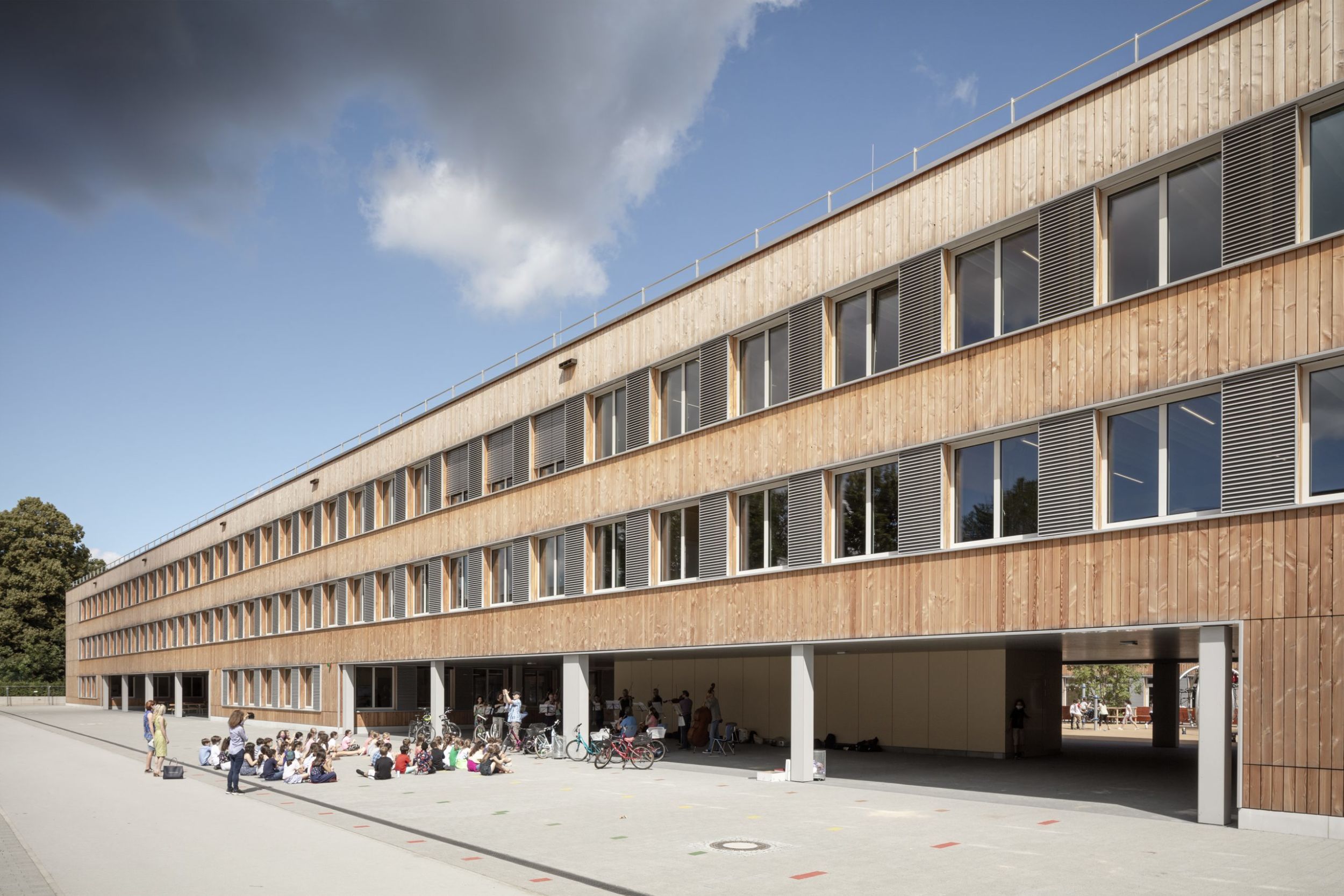 15.000qm Upofloor Zero in weltgrößter Holzmodulschule verlegt