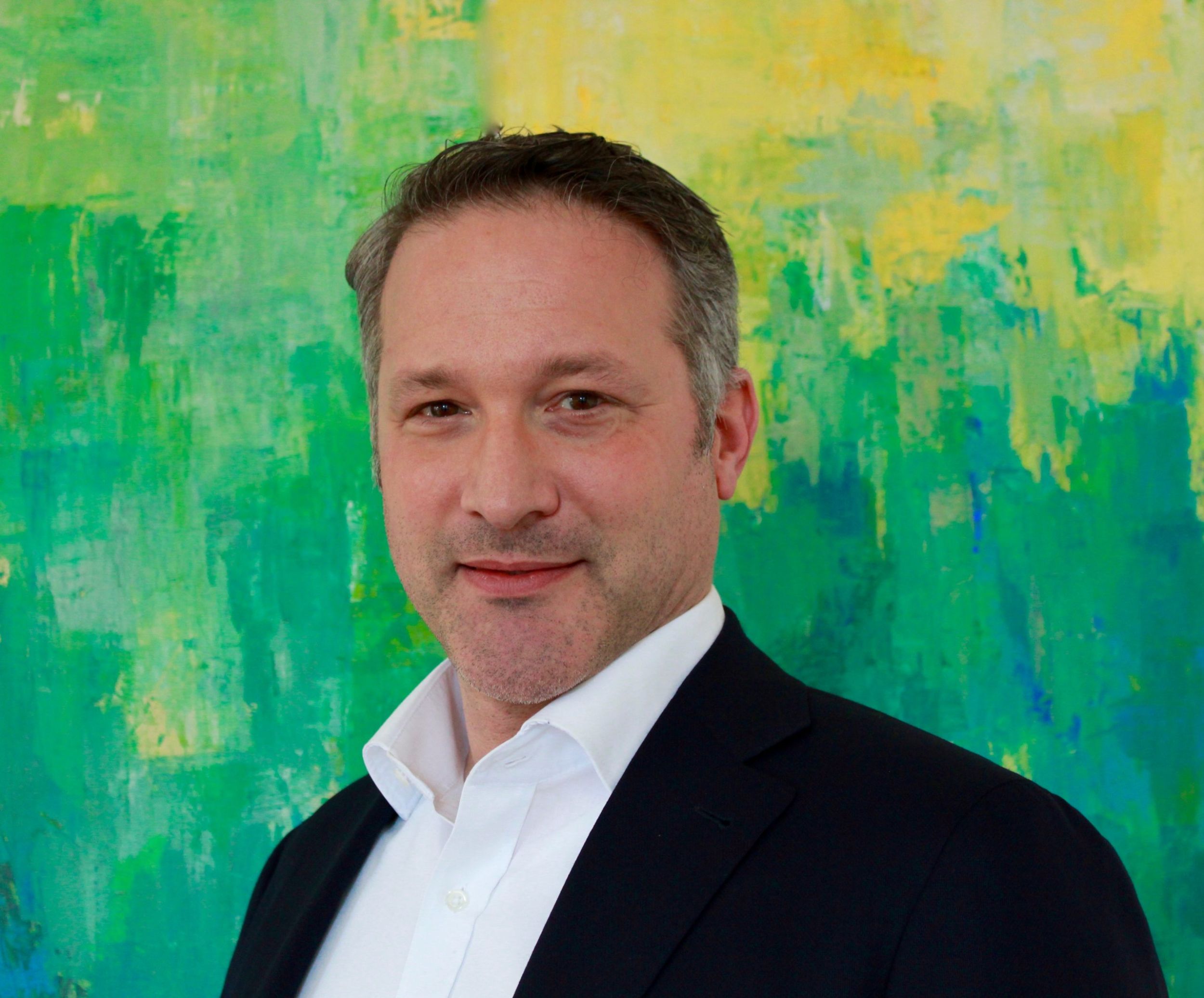 "Branchenunternehmen können mit Hilfe der Initiative in drei Schritten klimaneutral werden", erklärt Jochen Winning, Geschäftsführer der Deutschen Gütegemeinschaft Möbel (DGM). Jeder der drei Schritte werde durch ein Gütesiegel verifiziert.