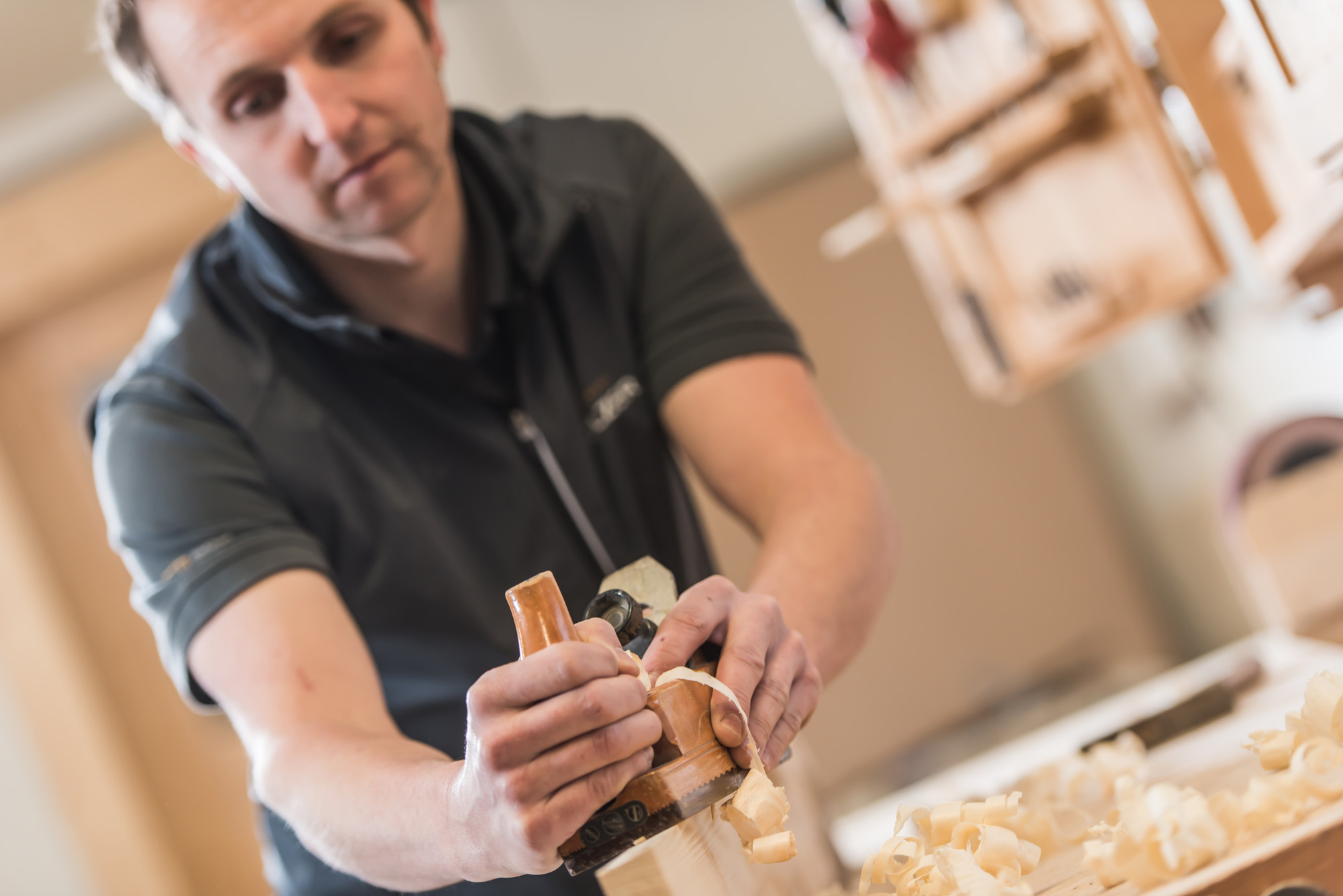 Für das Team der Schreinerei Holzer ist Holz der schönste Werkstoff der Welt.