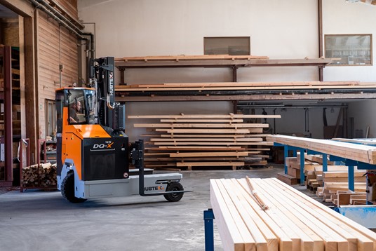 Flexibles Handling in der Holzindustrie