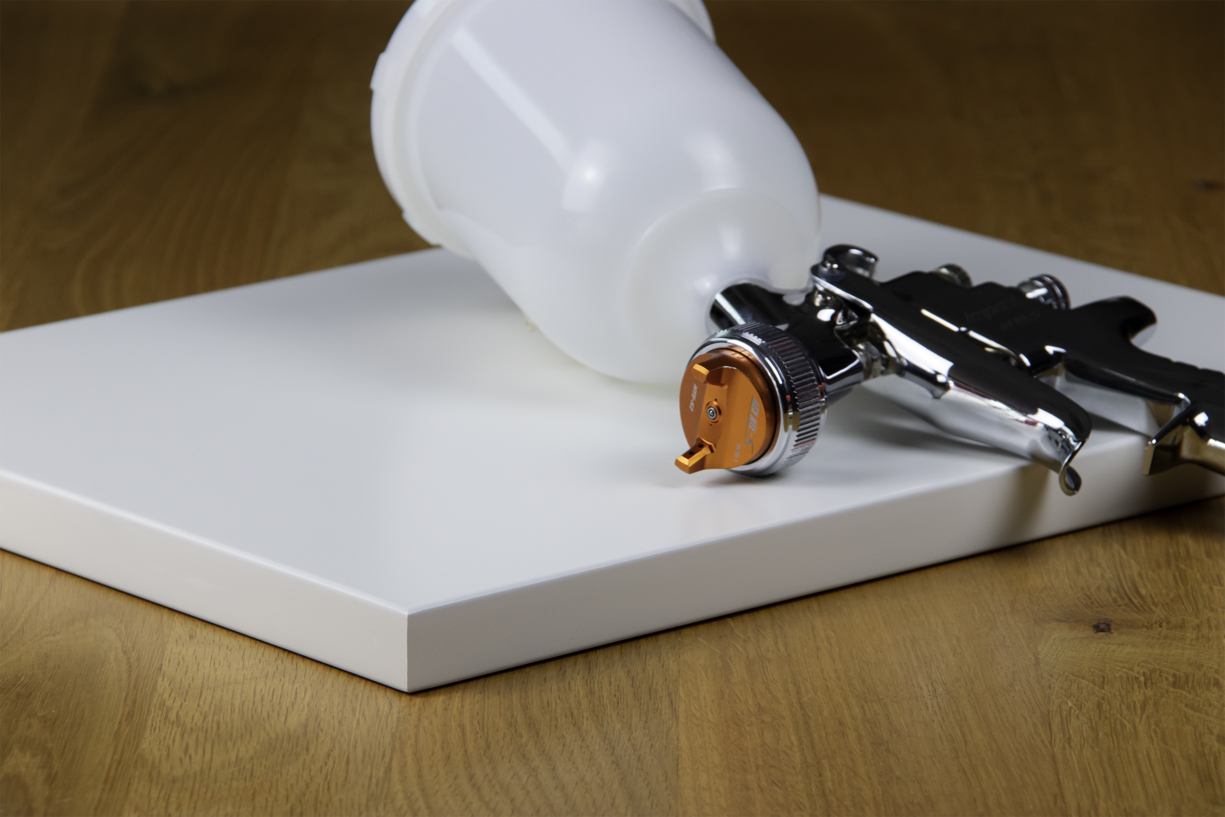 Grundierkanten Mit dem Einsatz von Grundierkanten kann man sich vor dem Lackieren der Platte also viel Zeit sparen. Ostermann hat hierfür verschiedene Lösungen im Sortiment.