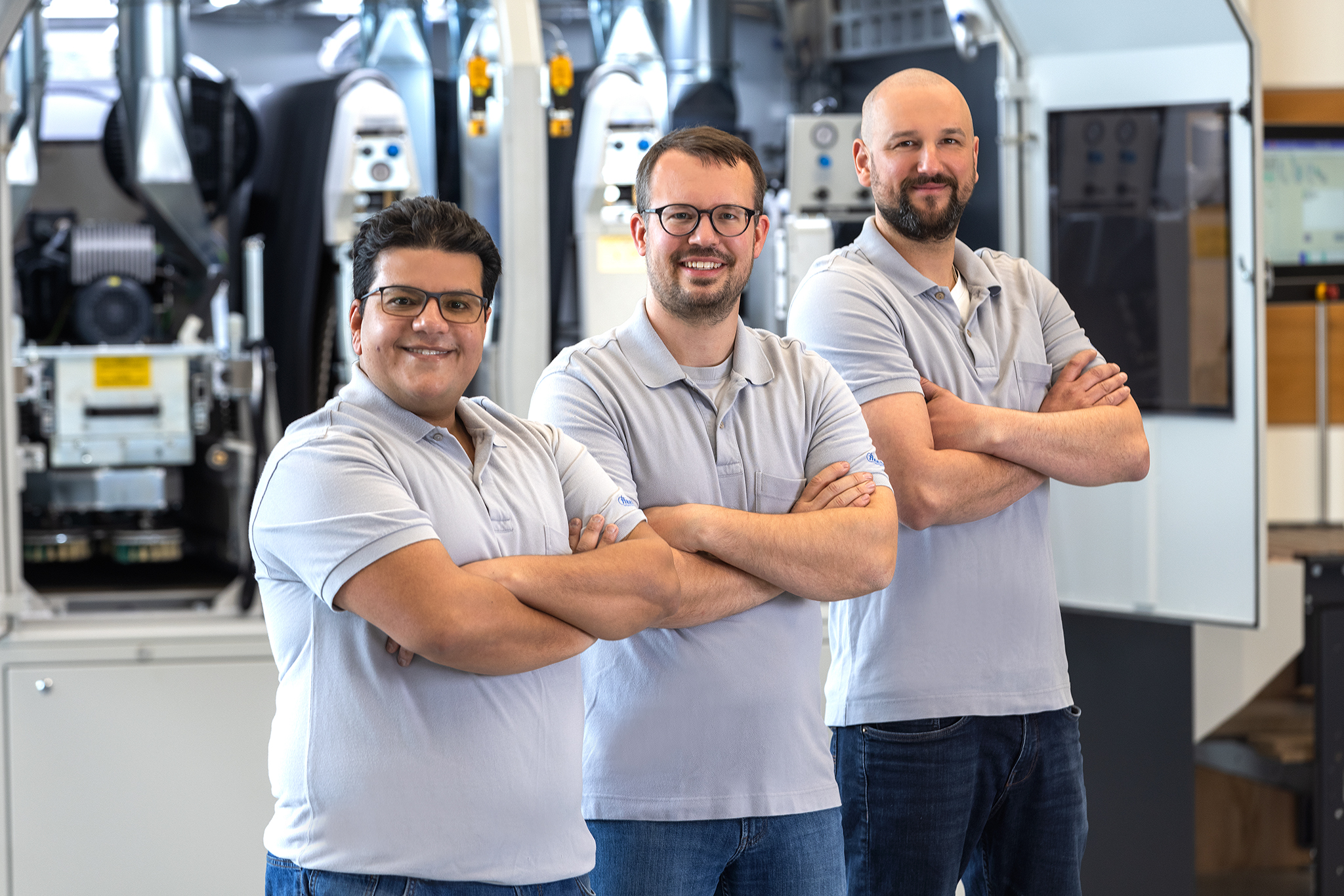 Feinschliff in
der Holzbearbeitung Mit Knowhow und Herzblut für das beste Schleifergebnis im Einsatz: Das Team Anwendungstechnik der Karl Heesemann Maschinenfabrik