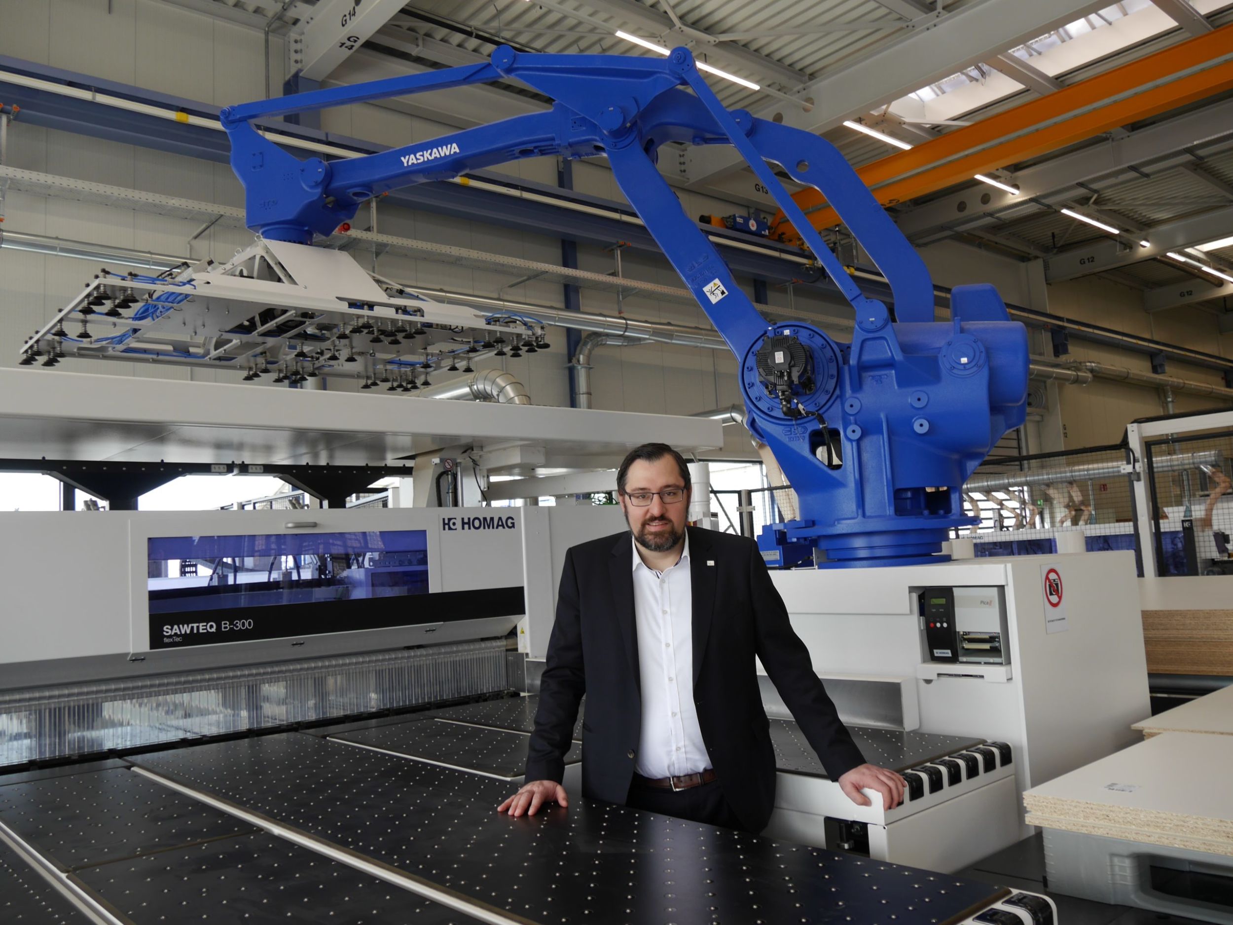 Homag-Treff in Holzbronn Jörg Hamburger, Verantwortlicher des Produktmanagements der Business Unit Panel Dividing, hat auf dem Homag-Treff interessante Neuheiten vorgestellt.