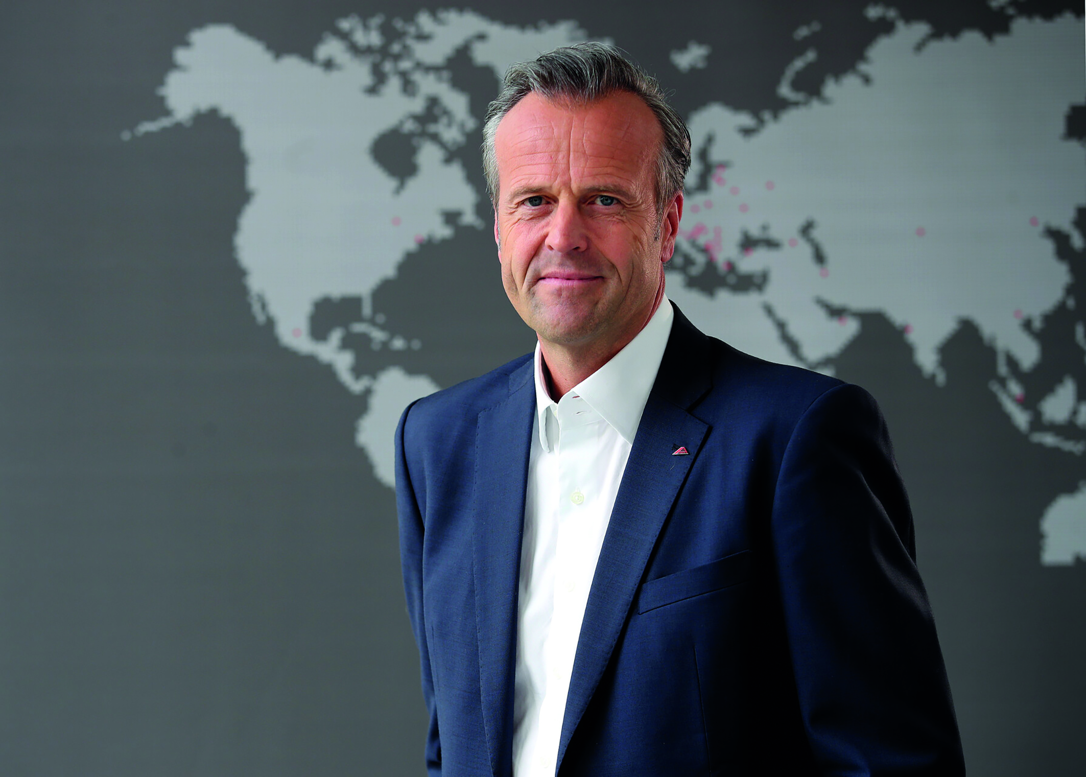 Warum sich Roto gegen eine Teilnahme an der „Fensterbau Frontale“ im Juli entschieden hat, erläutert Marcus Sander, CEO der Roto Frank Fenster- und Türtechnologie GmbH. Roto bleibt damit der konsequent am Kundenbedarf und -wunsch orientierten Unternehmensausrichtung treu.