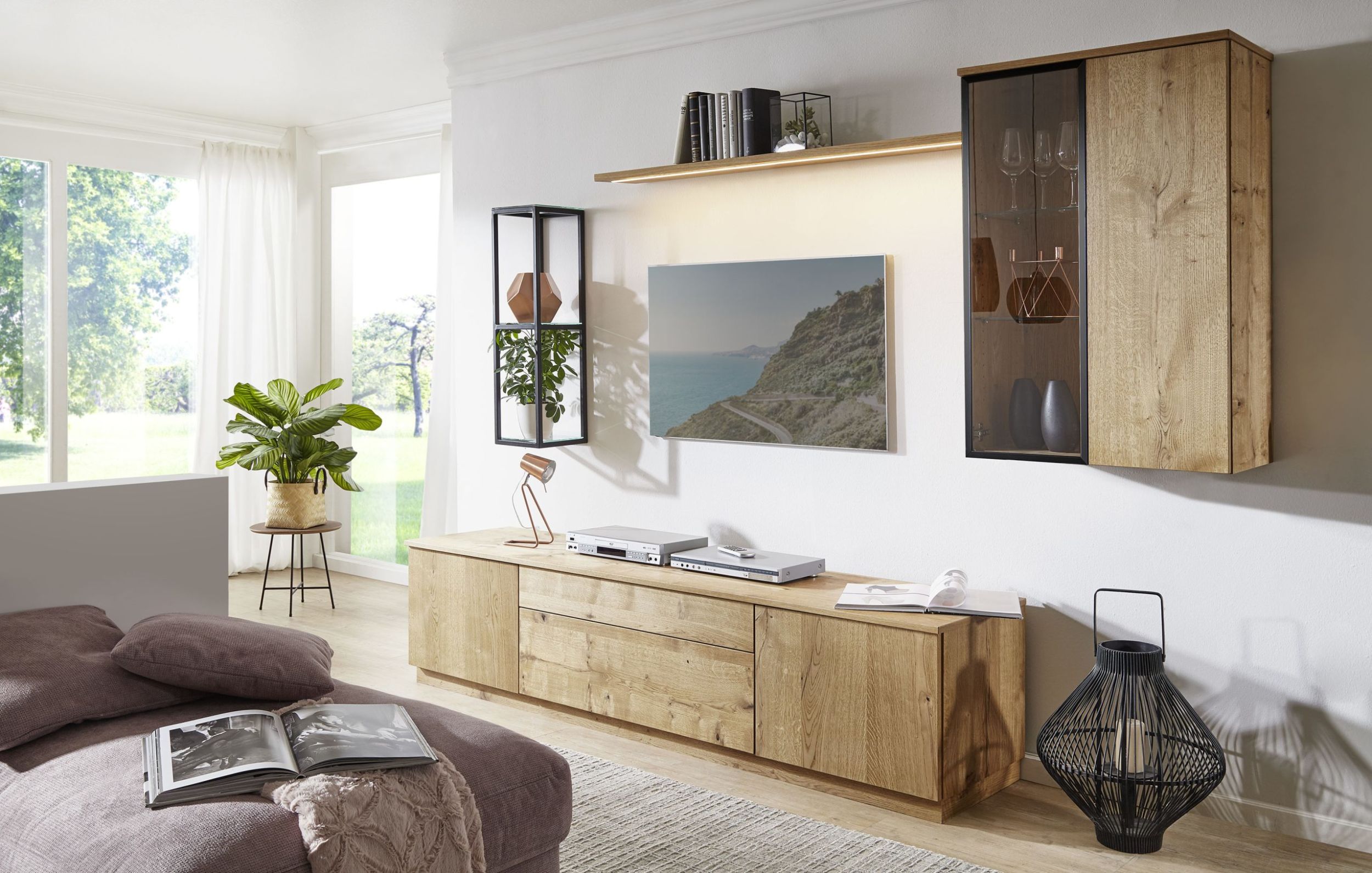 Ein Lack für alle Holzarten ADLER_BluefinUnistar_Wohnzimmer1_FotoSchoesswender