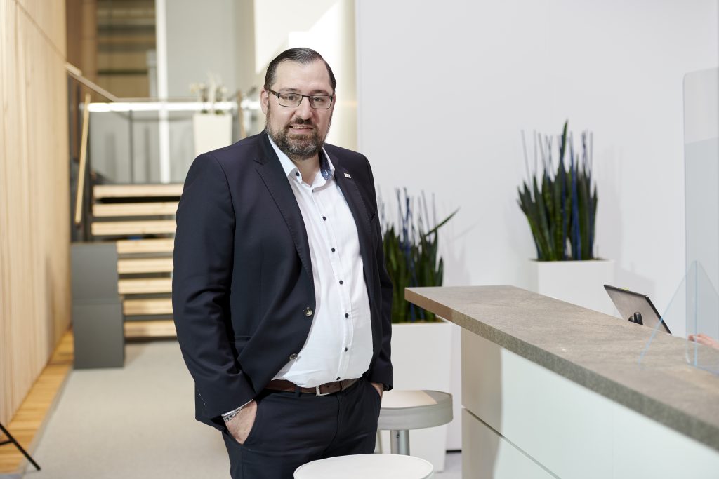 Das Lager stapelt 1 homag schopfloch mitarbeiter 01 36