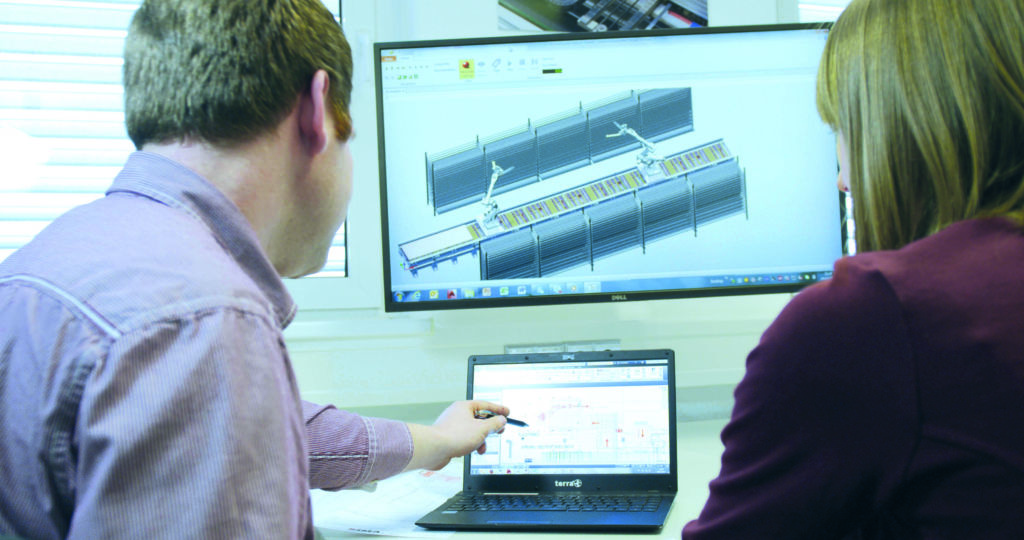 Maximale Flexibilität im Teilehandling 1 IMA Schelling projektiert und programmiert die Robotiklösungen mit der Planungs- und Konstruktionssoftware 'Robotstudio' von ABB Robotics