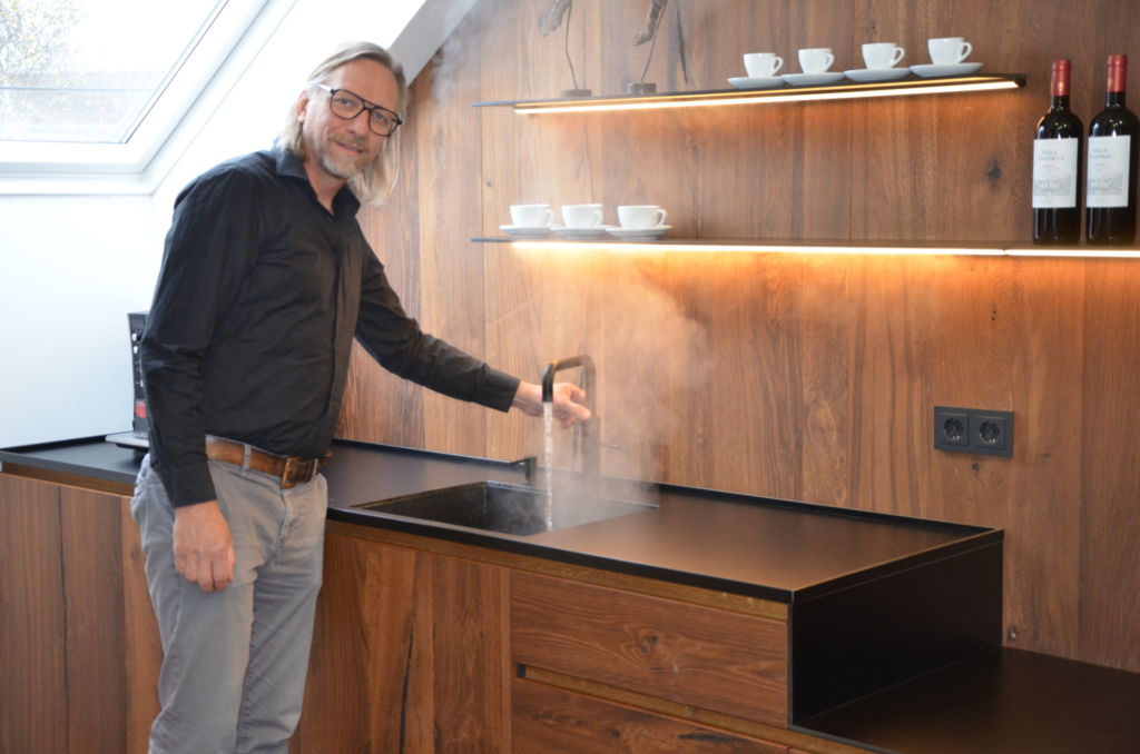 Die Tischlerei Holz Total legt großen Wert auf handwerkliche Qualität 2 278667 Bild 2 Holz Total