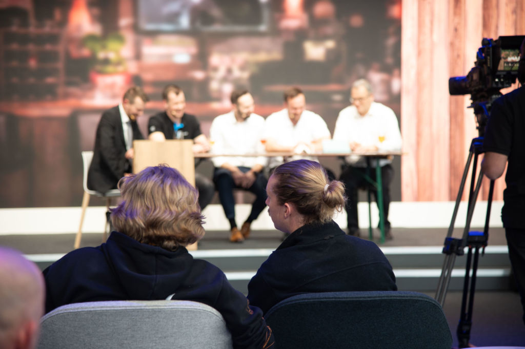 T&auml;glich moderierte Liveshows in der Homag Eventlounge