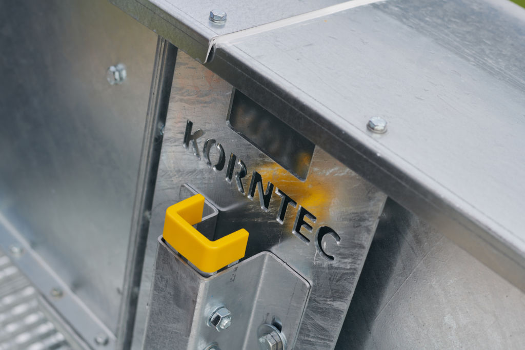 Gummikappen an allen Stahlträgerabschlüssen erhöhen die Sicherheit.