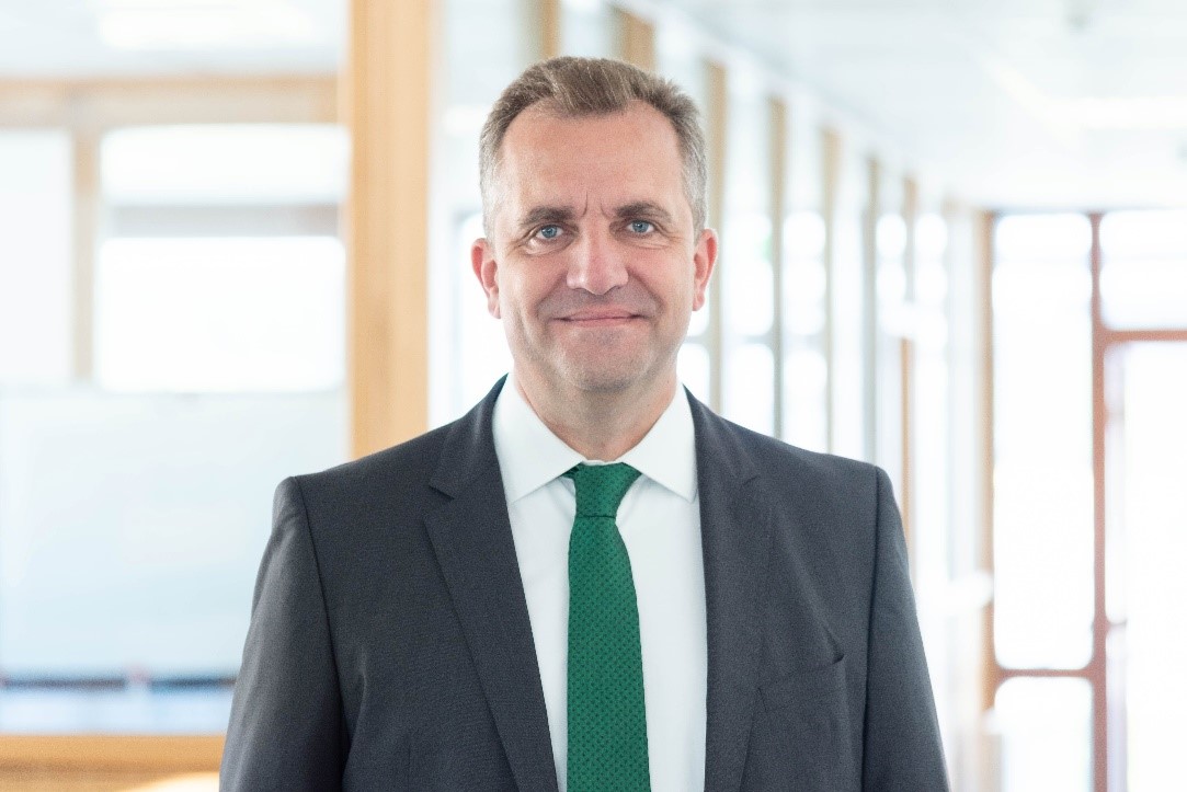 Geschäftsführung erweitert HOB