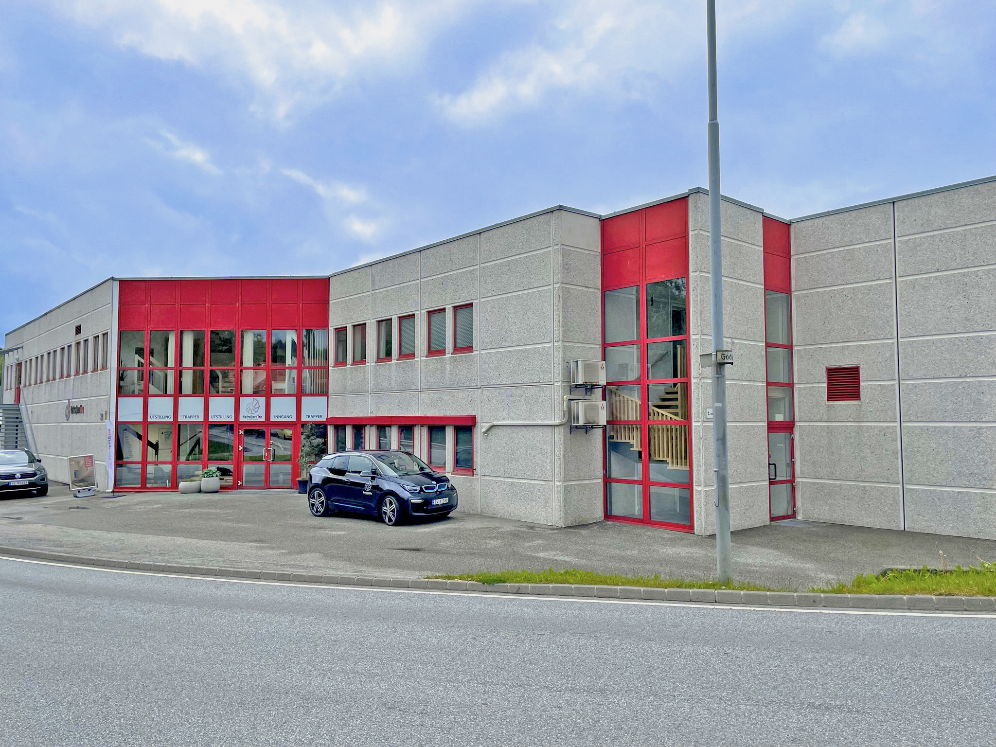 Automatisches Lager mit angeschlossenem Nesting