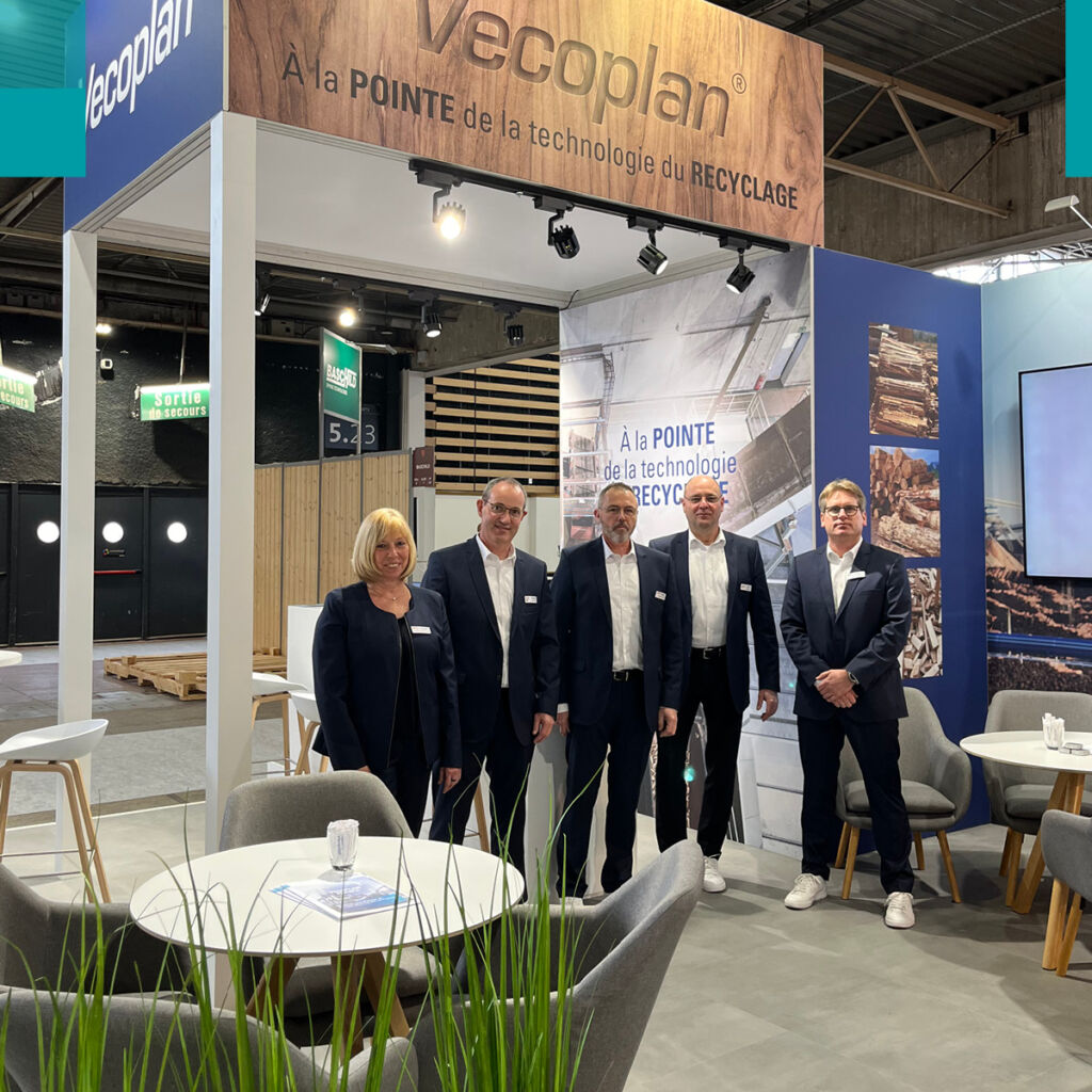 Vecoplan stellt französische Tochtergesellschaft vor 1 Ein Teil des neuen Teams von Vecoplan France.