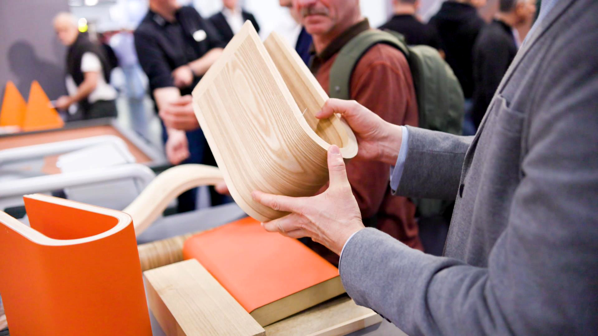 Atmos mit Holz-Handwerk zufrieden Atmos_Vakuumpressen_Holz-Handwerk_2_20240409074559