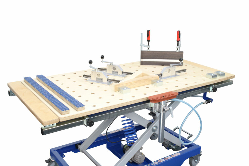 Hubtisch trifft auf integrierte Vakuumpumpe 1 BH 38 13 Montagetisch vakuuLIFT mini SET 12