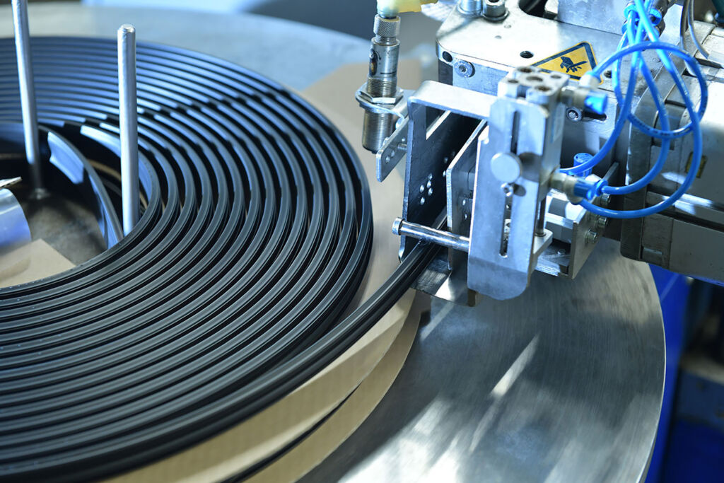 Integrierte Beratung zu Beschlag und Dichtung 2 Deventer und Ultrafab stellen Dichtungen qualitativ, termintreu und in gewünschter Menge bereit.