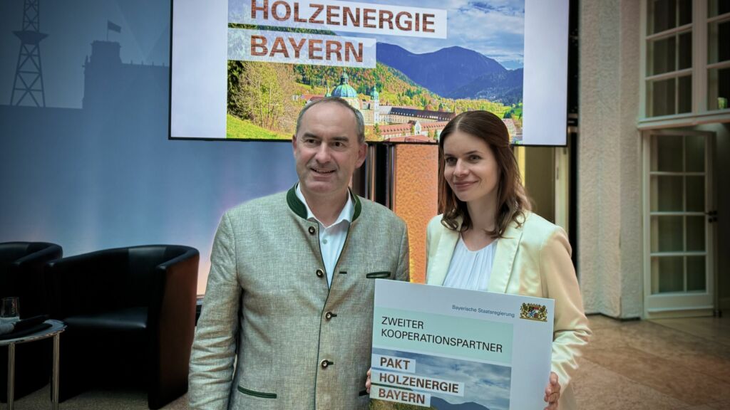 DeSH neuer Kooperationspartner im Pakt Holzenergie Bayern 1 20240515 PM Pakt Henergie Bayern