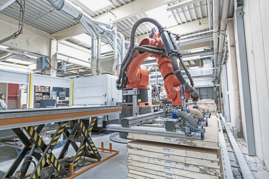 Von Tür zu Tür 2 Die Saugspinne hält Türblätter mit einer maximalen Länge von
3m und einem Gewicht bis 100kg.