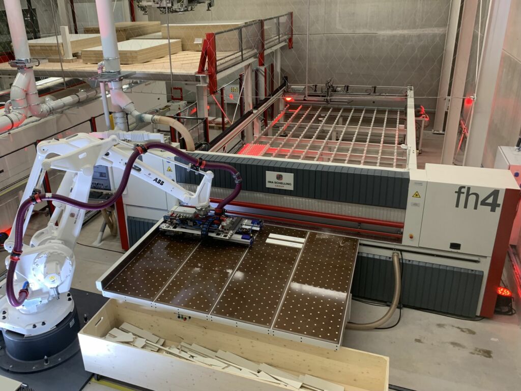 Wood Vibes im Vorarlberg 1 Im neu gestalteten Vorführraum nahm die Aufteilanlage FH4 einen besonderen Platz ein.