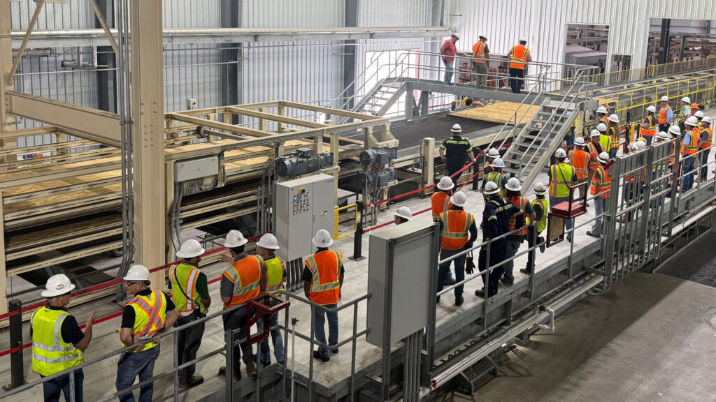 Mehretagen-OSB-Anlage für Martco 1 DIEFFENBACHER Martco Press outlet