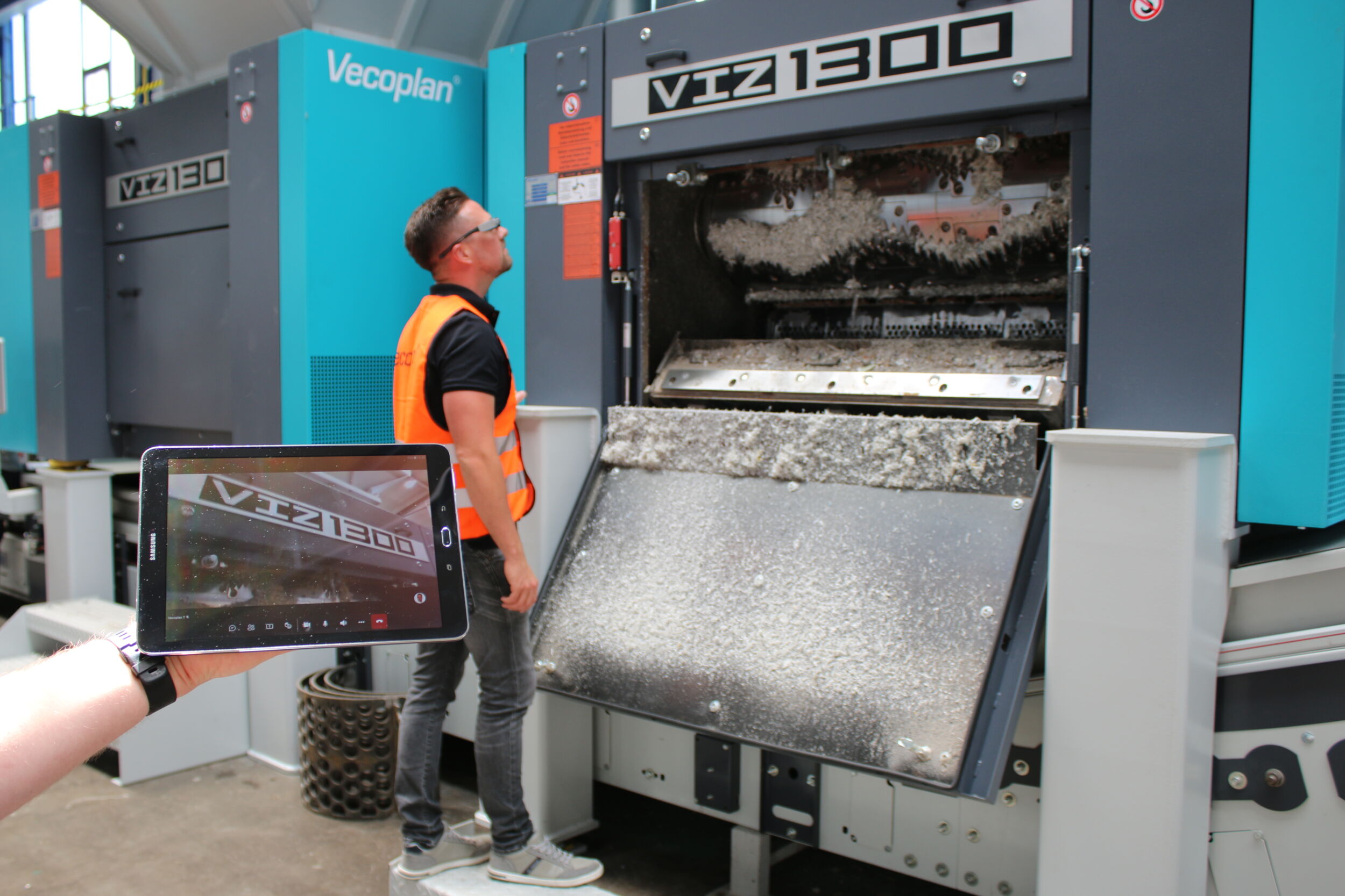 Vecoplan baut Service aus