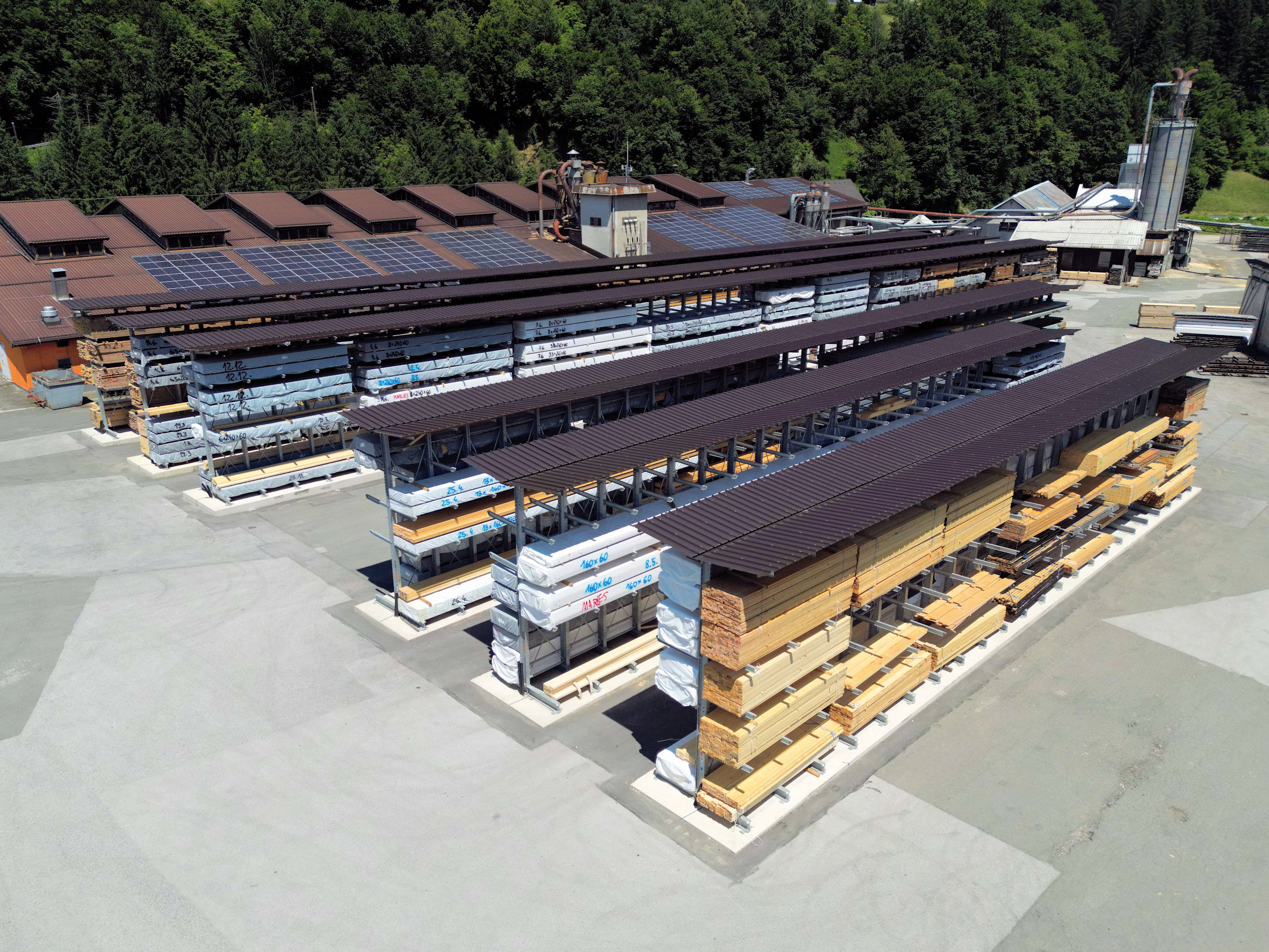 Wettergeschützt auf vier Ebenen