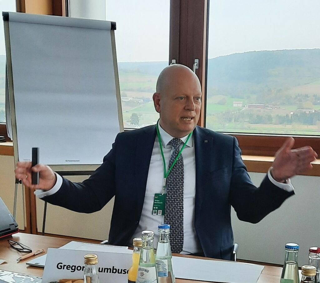 Mit Durchblick in die Zukunft 2 Weinig-CEO Gregor Baumbusch
blickt optimistisch in die Zukunft.