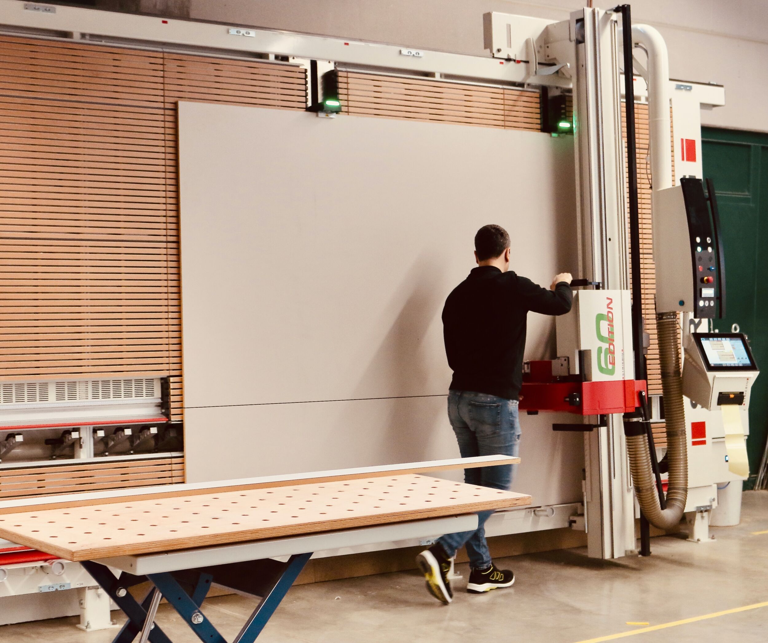 Oben sicher gehalten, unten präzise zugeschnitten