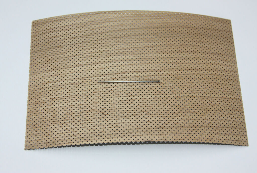 Gestanzt, nicht gebohrt 2 Mit den Stanznadeln von Fibro lassen sich
Mikroperforationen wie gewünscht einbringen.