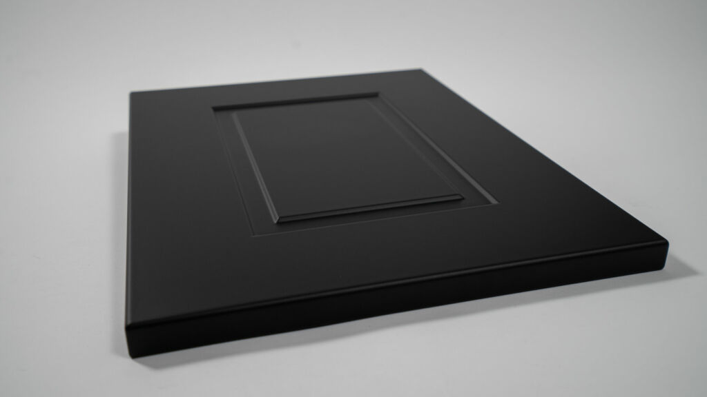 Mikrofalten für Beständigkeit 1 Mit der Excimer-Technologie lackierte Flächen
wirken extrem matt durch eine mikroskopische Oberflächenfaltung.